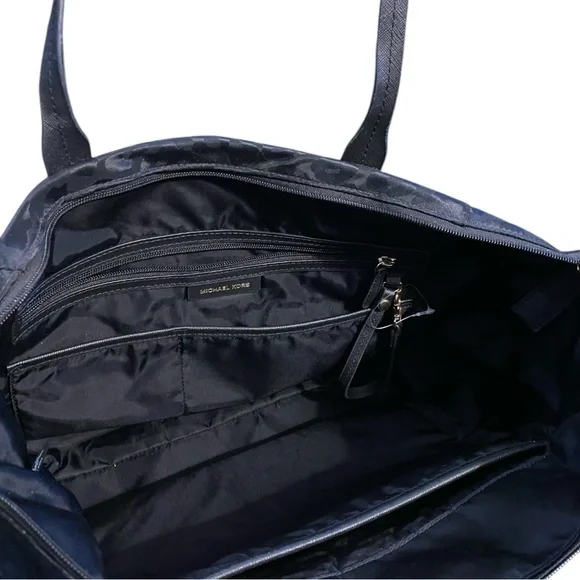 Michael Kors Large Black Leopard Kelsey Tote - Picture 4 of 10